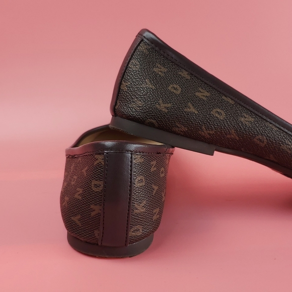 DKNY Monogram Flats - Picture 5 of 6